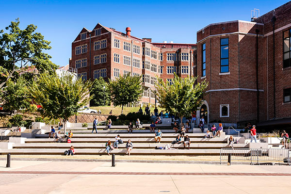 25 Tips for College Tours